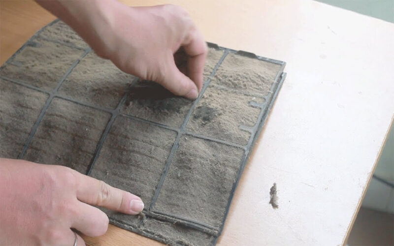 Vệ sinh lưới lọc thường xuyên