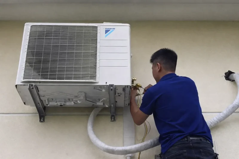 thợ sửa máy lạnh chảy nước quận 10 uy tín kiểm tra tại nhà