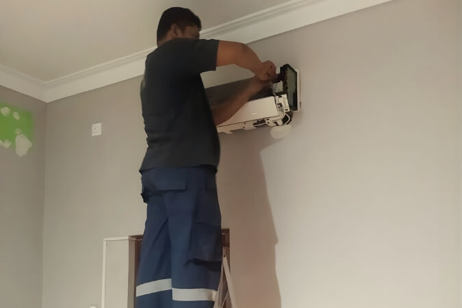 Sửa máy lạnh đường Thành thái Quận 10