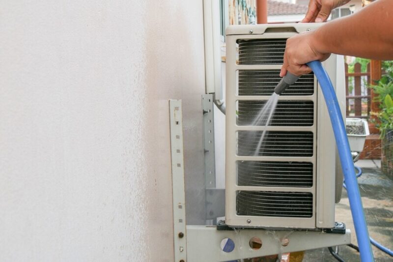 Vệ sinh máy điều hòa không khí