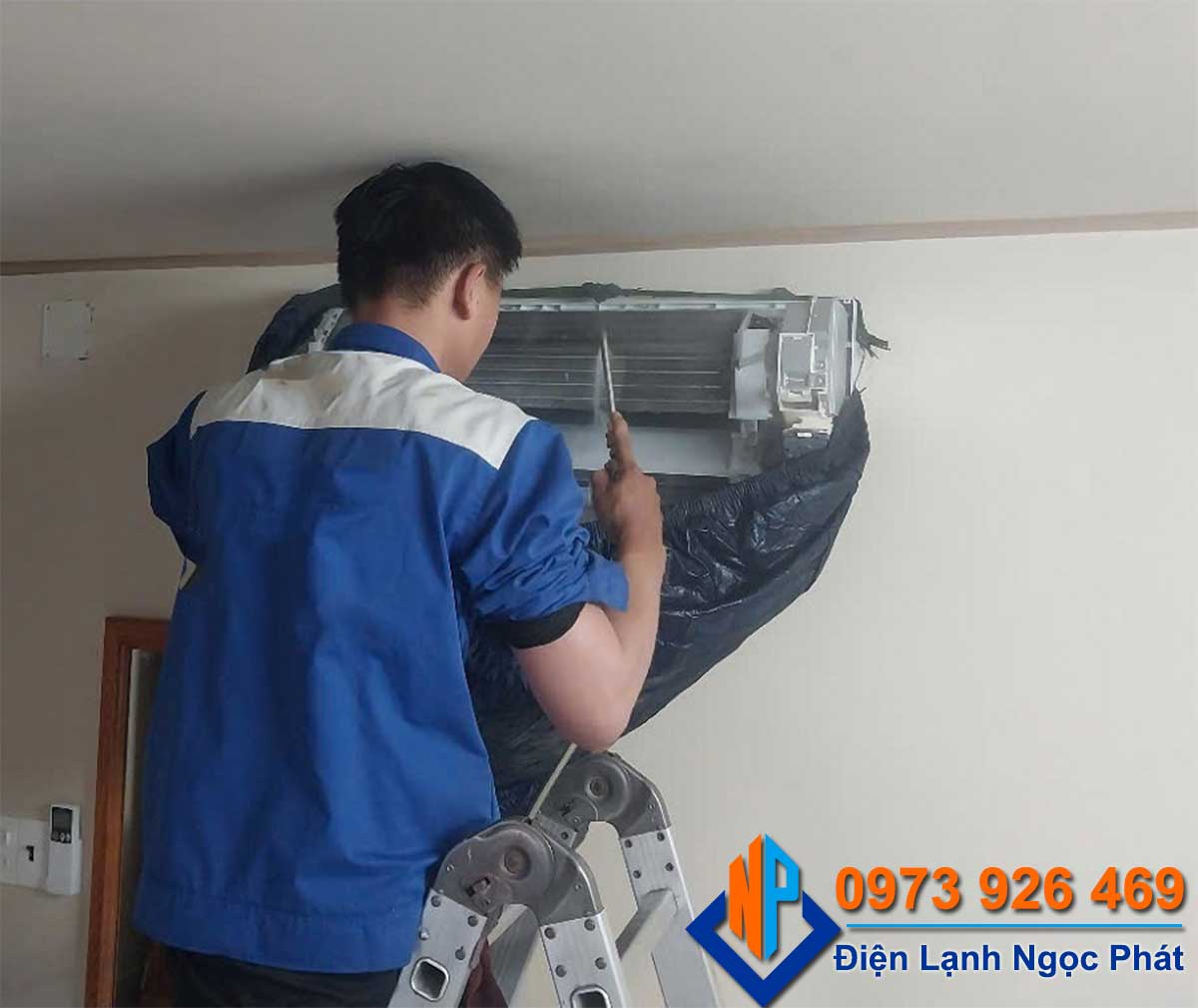 Vệ sinh máy lạnh tại nhà TP.HCM giá rẻ - Dịch vụ chuyên nghiệp đến nhanh